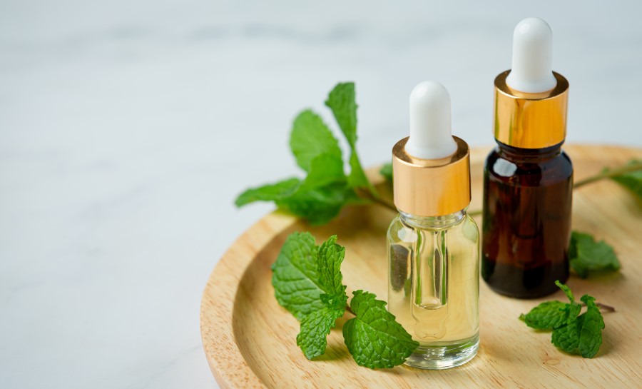 Les anti-stress naturels pour combattre l’anxiété 4 Miser sur les huiles essentielles pour lutter contre l'anxiété